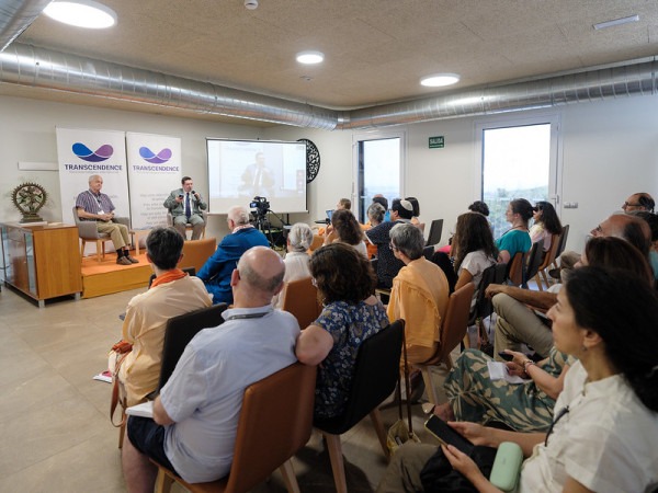 (c) Photo credit: Marcos Soria Roca and Fundación Phi