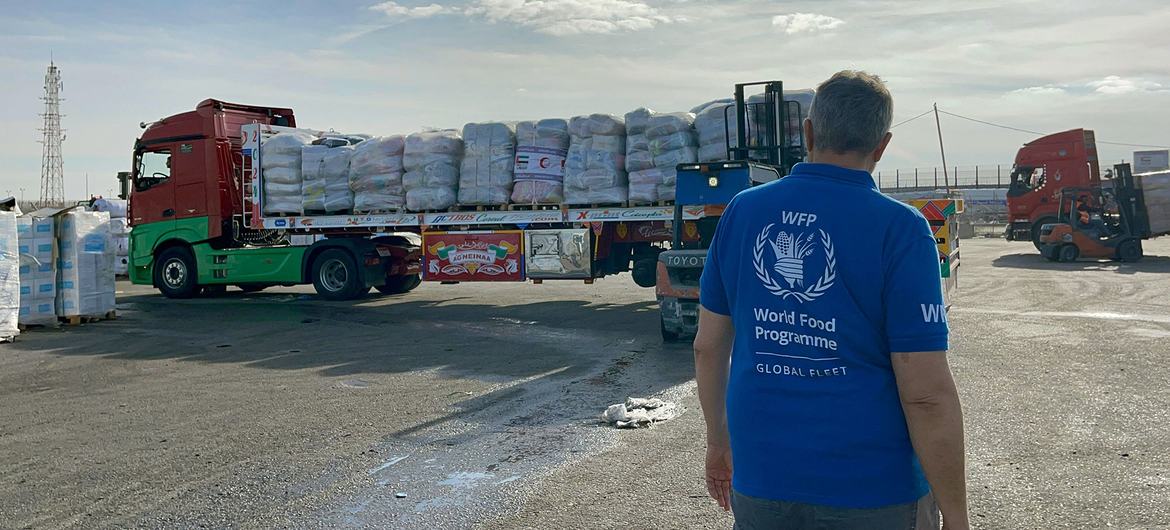 WFP aid trucks cross into Gaza via the Zikim and Kerem Shalom border crossings.